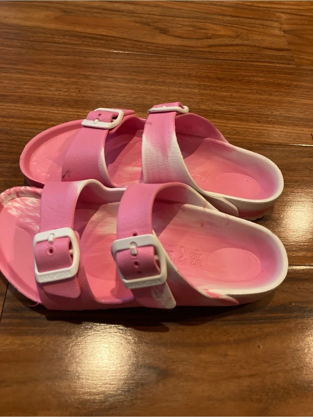 Birkenstock girls shoes size 32/L1 Pink & White